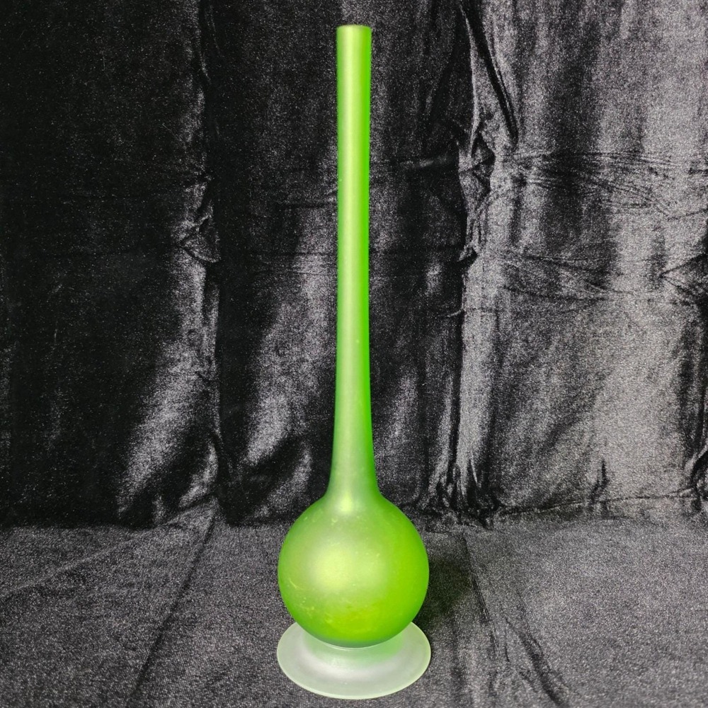 Carlo Moretti Murano Glass Satinato Lime Green Frosted Pencil Neck Bud Vase MCM